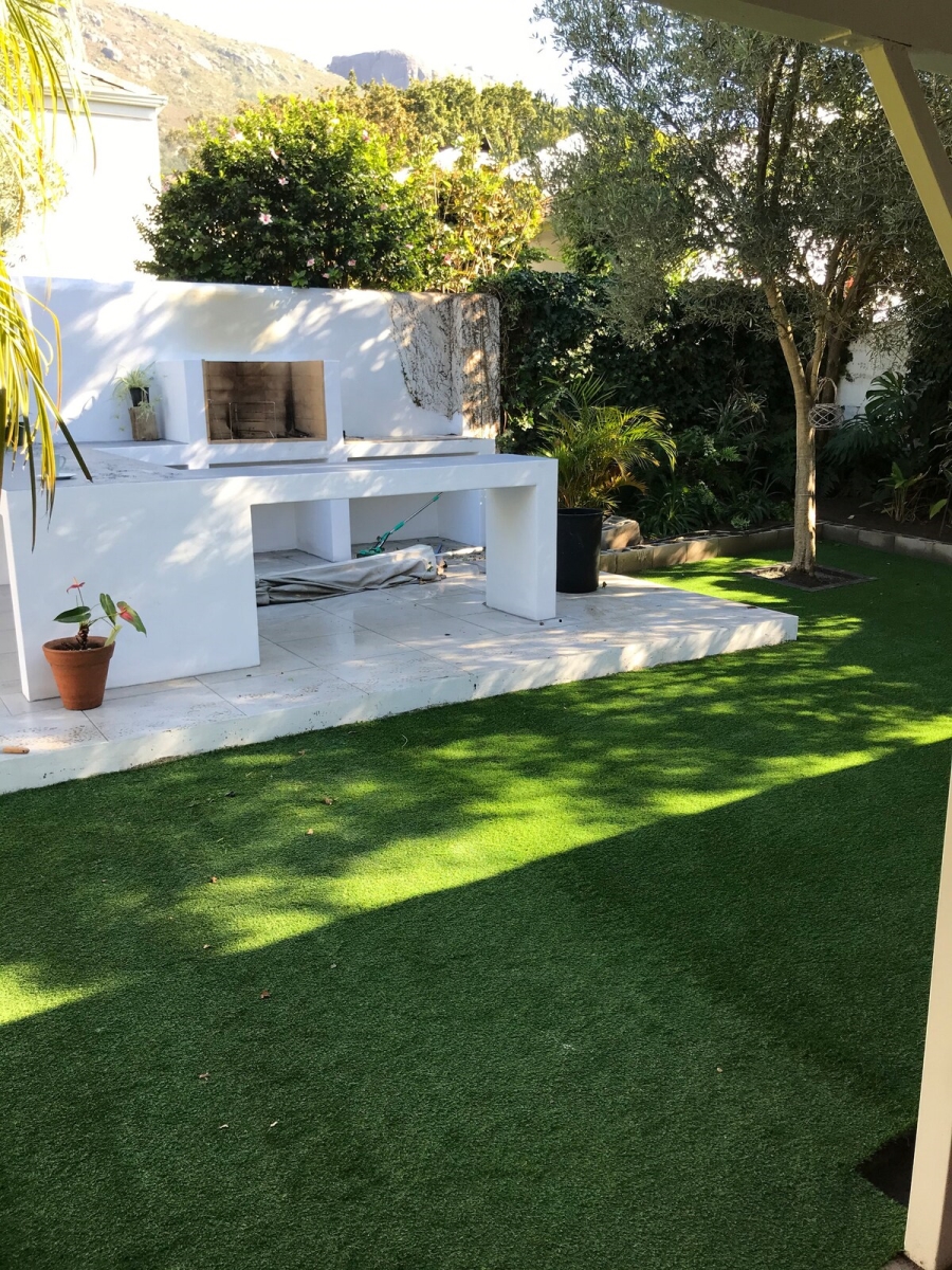 4 Bedroom Property for Sale in Hoog En Droog Western Cape